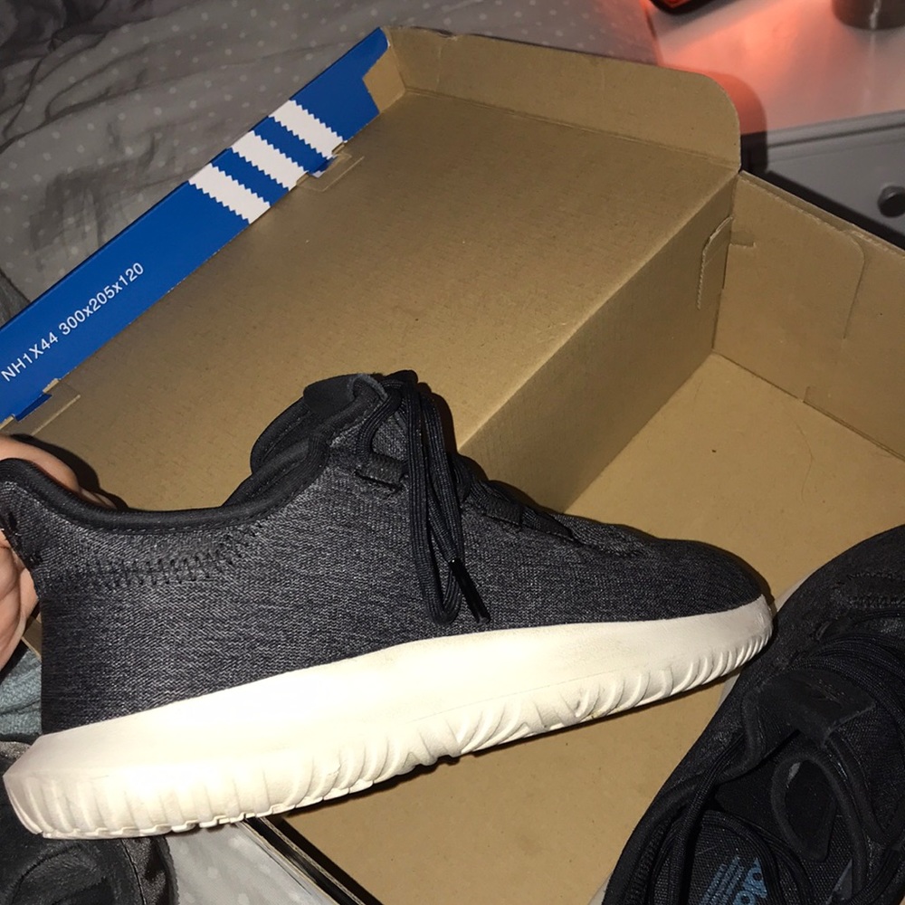 Tubular Shadow - Picture 3 of 4